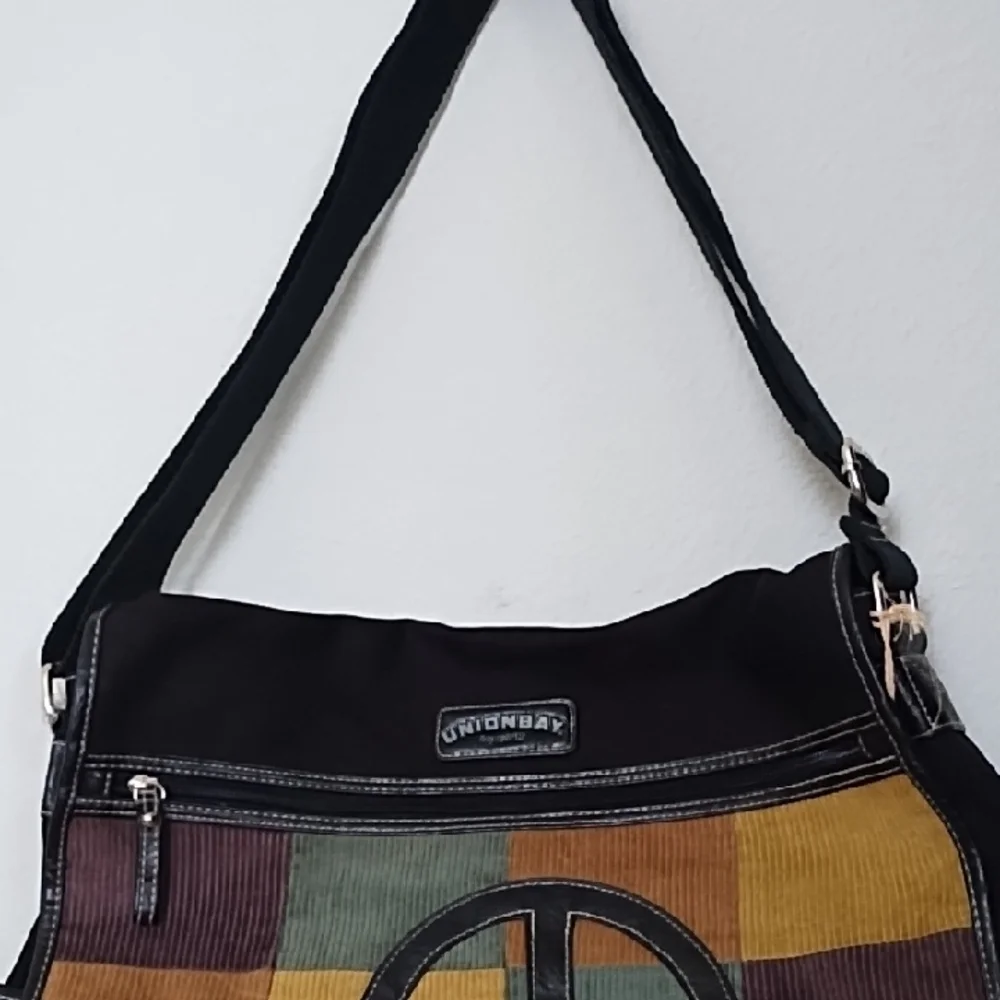 Unionbay Multicolor Patchwork Messenger/Laptop Bag